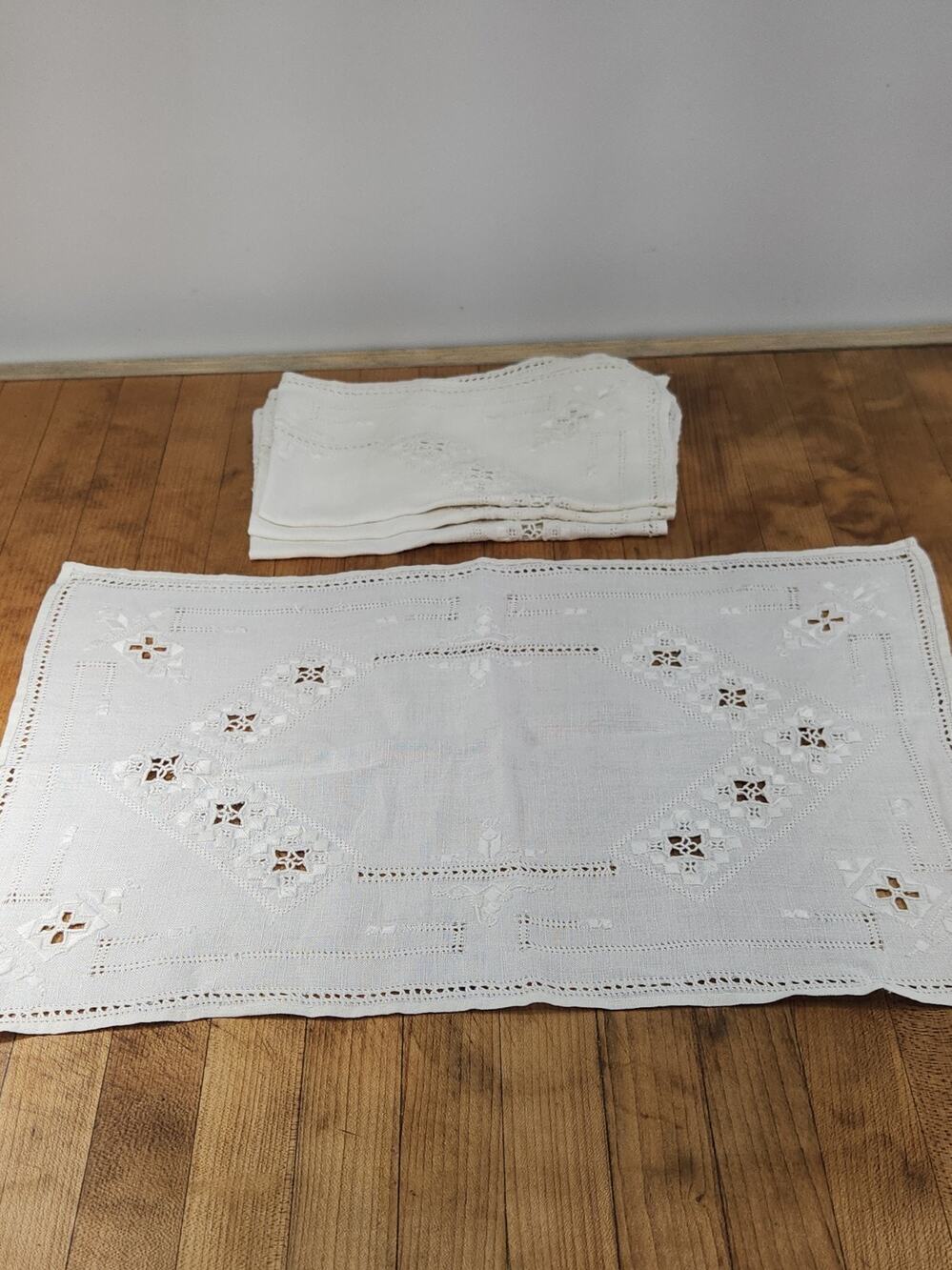 Vintage White Cutwork Embroidered Placemats Set 4 Hemstitched Table Linens
